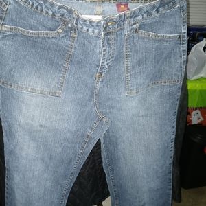 ZD size 16. Blue jean pants never used